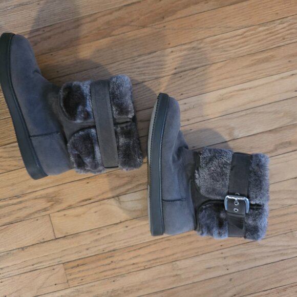 Boots - Picture 2 of 2